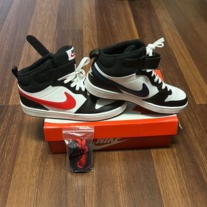 BNIB Nike court borough mid sneakers